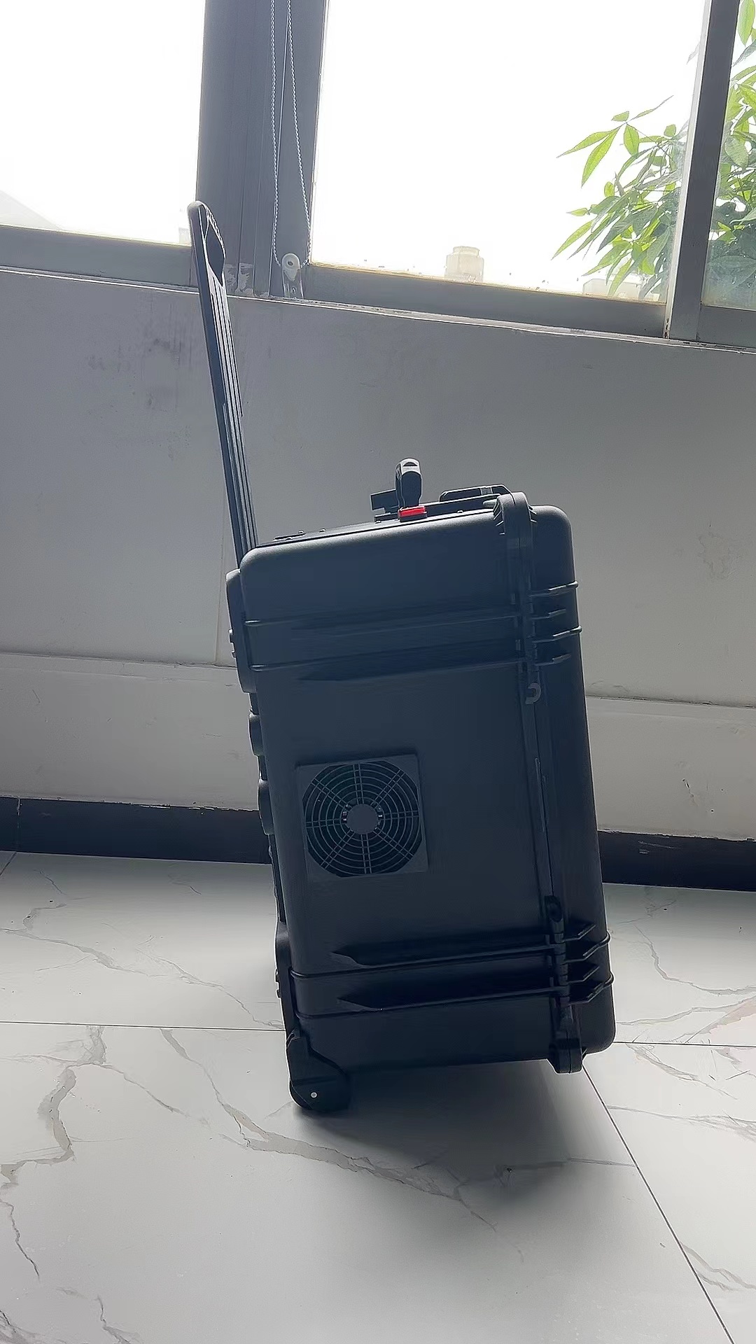 寿阳手拉箱型移动通信干扰器